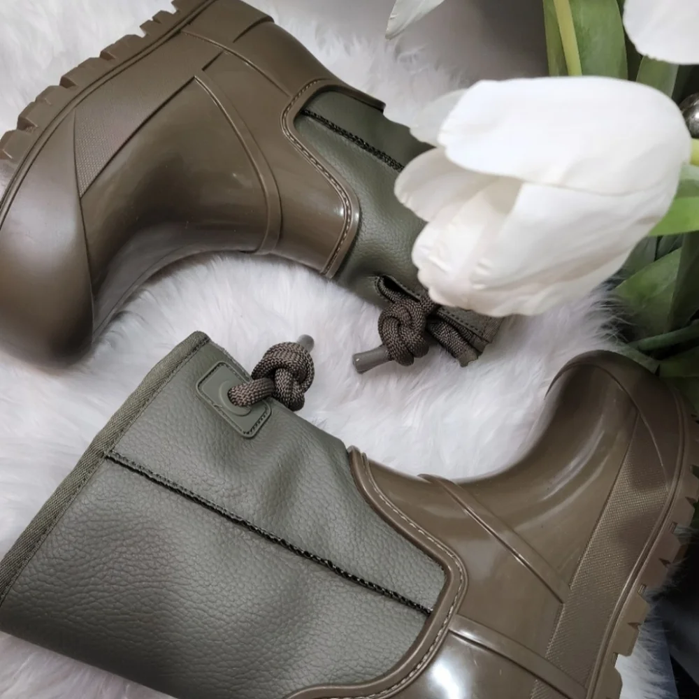 UGG Raincloud Lace Boots Olive Green Women new
